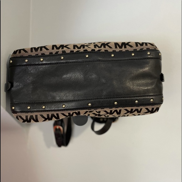 Michael Kors Handbag - Picture 7 of 10